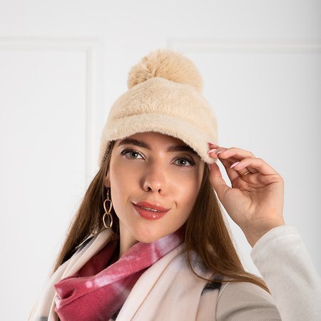 Beżowa damska czapka z daszkiem zdobiona pomponem - Akcesoria 