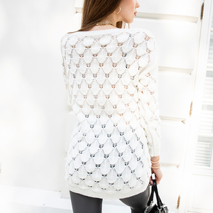 Biały damski długi sweter - Odzież