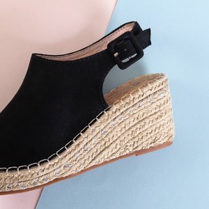 Czarne damskie sandały na koturnie Lorala - Obuwie