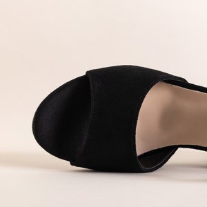 Czarne sandały na słupku Elga - Obuwie