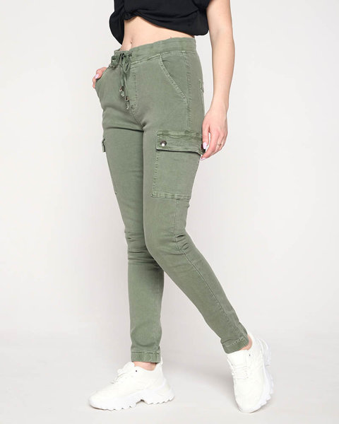 Materiałowe spodnie damskie typu bojówki w kolorze zielonym- Odzież
