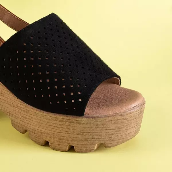 OUTLET Czarne damskie ażurowe sandały na słupku Noria - Obuwie