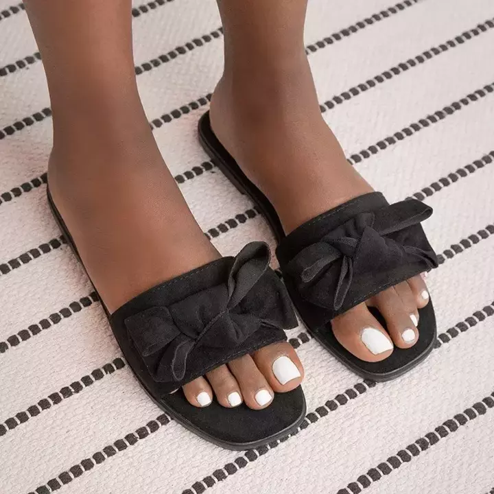 OUTLET Czarne damskie klapki z kokardką Bonjour - Obuwie