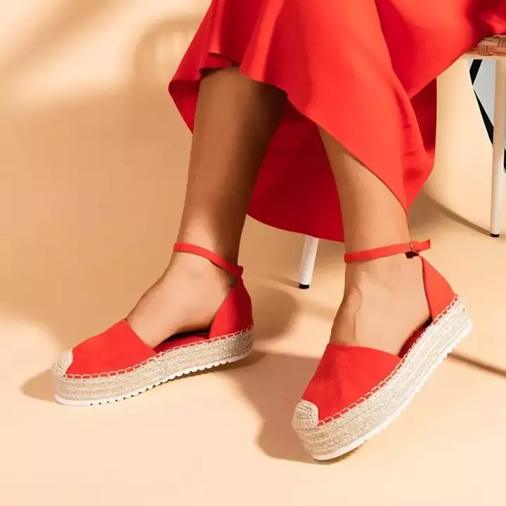 OUTLET Czerwone damskie sandały a'la espadryle na platformie Indira - Obuwie