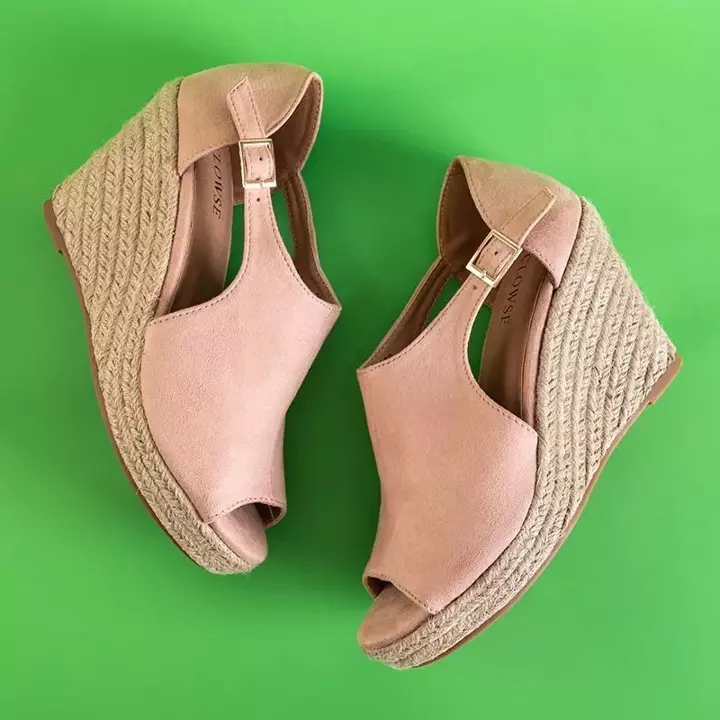 OUTLET Różowe damskie sandały na koturnie Lusia - Obuwie