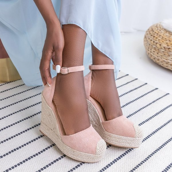 OUTLET Różowe damskie sandały na koturnie Meylasi- Obuwie