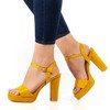Żółte sandały na słupku Torresa - Obuwie