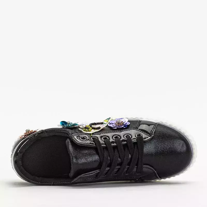 OUTLET Чорні блискучі жіночі кросівки з різнокольоровими нашивками Springso - Взуття