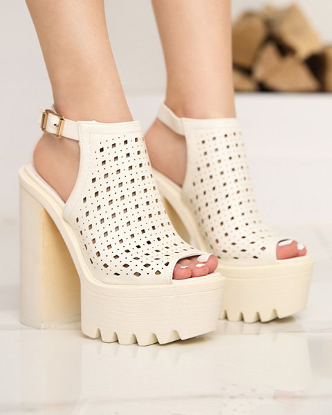 OUTLET Жіночі білі ажурні босоніжки на пошті Asage-Shoes